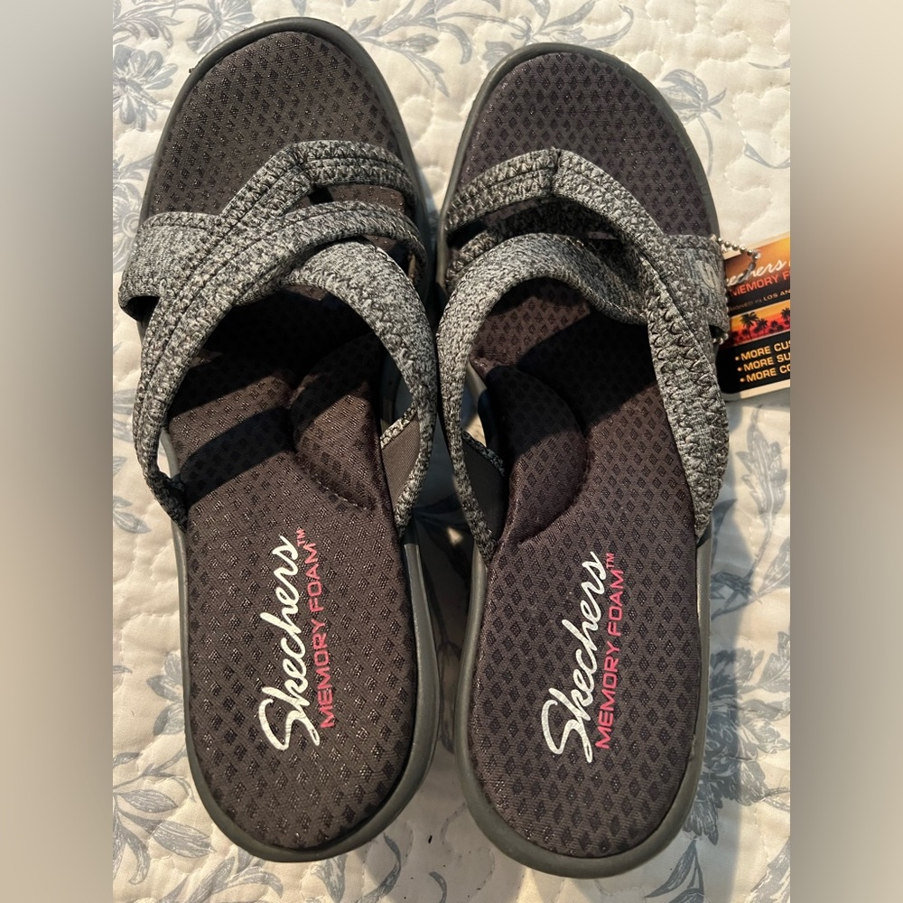 NWT Black Sketcher Wedge Sandals W8